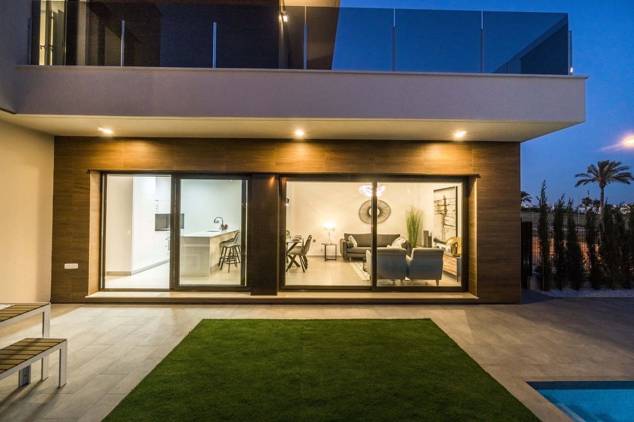 3 chambre Villa/Maison à vendre à Los Alcazares avec piscine garage - 459 000 € (Ref: 10060596)