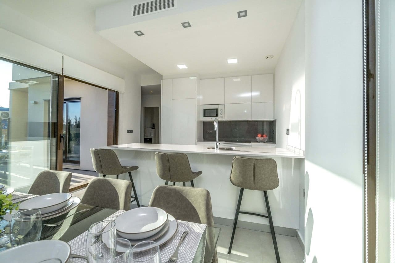 3 soverom Villa til salgs i Los Alcazares med svømmebasseng garasje - € 489 000 (Ref: 10060597)