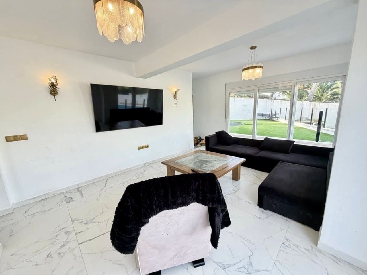 6 sypialnia Willa na sprzedaż w Villamartin z basenem garażem - 695 000 € (Ref: 10154393)