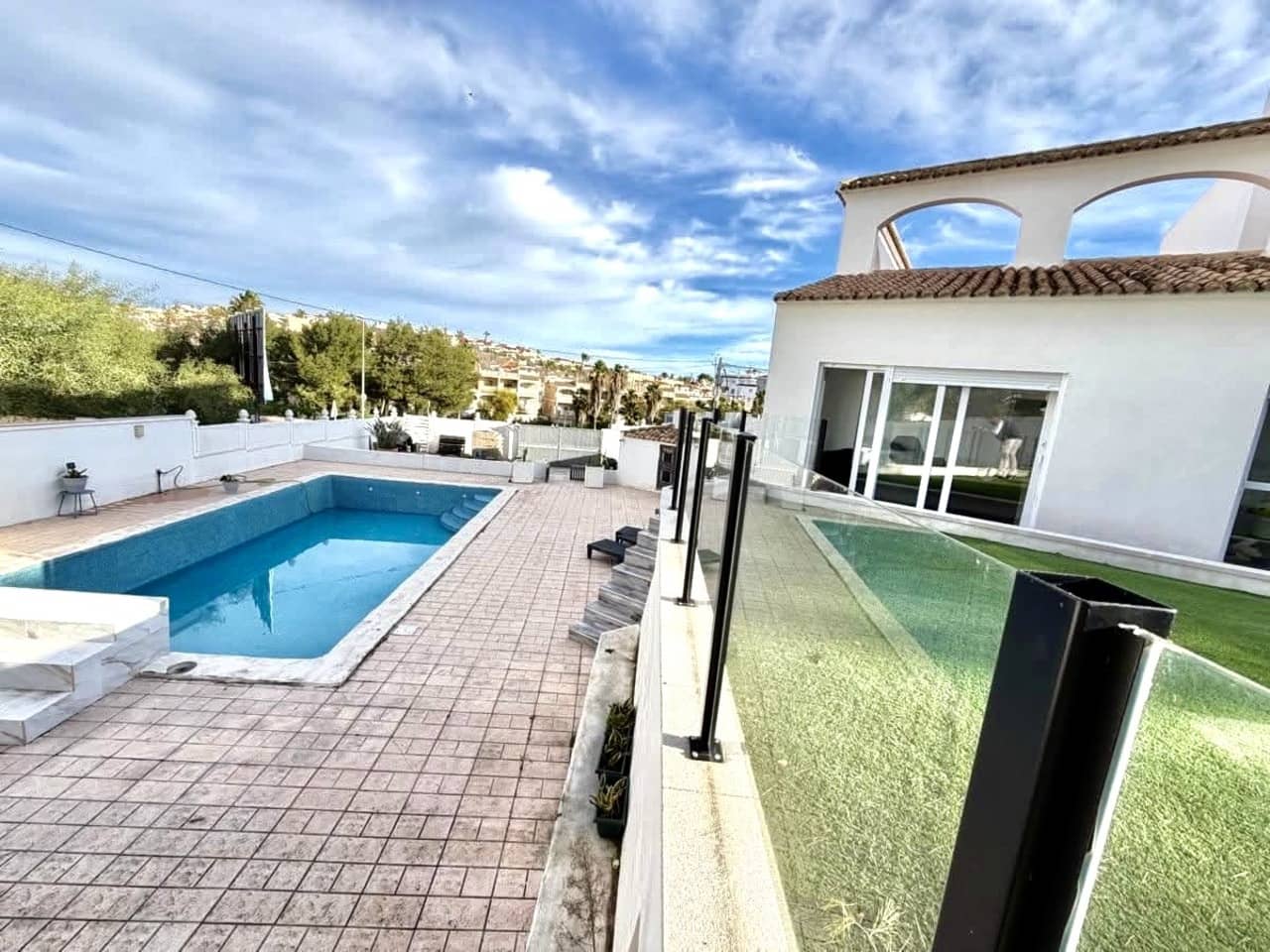 6 sypialnia Willa na sprzedaż w Villamartin z basenem garażem - 695 000 € (Ref: 10154393)