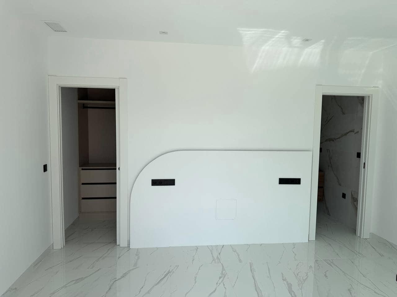 3 sypialnia Willa na sprzedaż w Ciudad Quesada z basenem garażem - 499 999 € (Ref: 10154408)