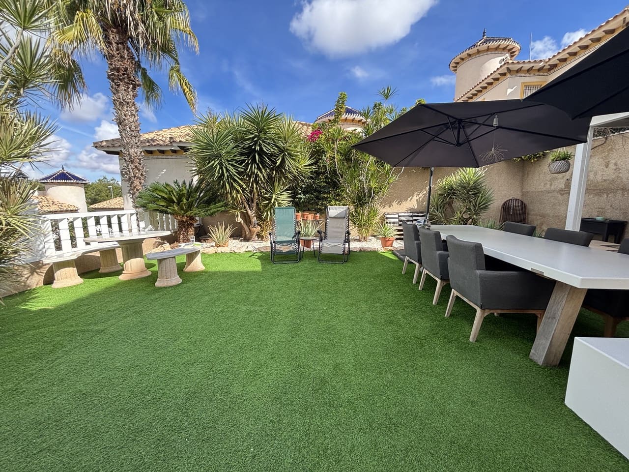 4 slaapkamer Villa te koop in Villamartin met zwembad garage - € 429.900 (Ref: 10160058)