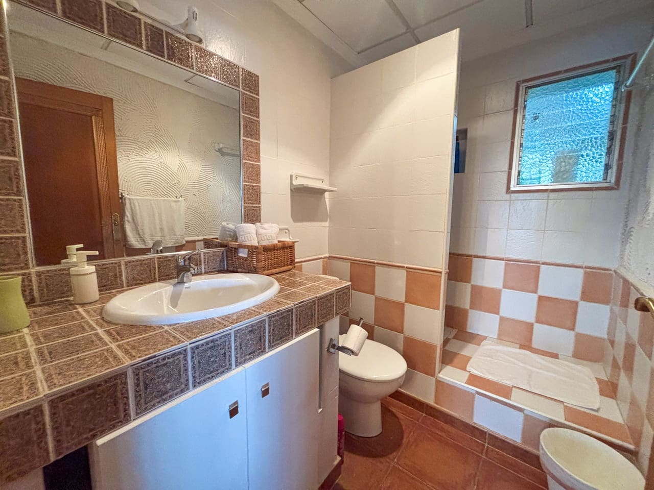 6 sypialnia Willa na sprzedaż w Jacarilla z basenem garażem - 495 000 € (Ref: 10160507)