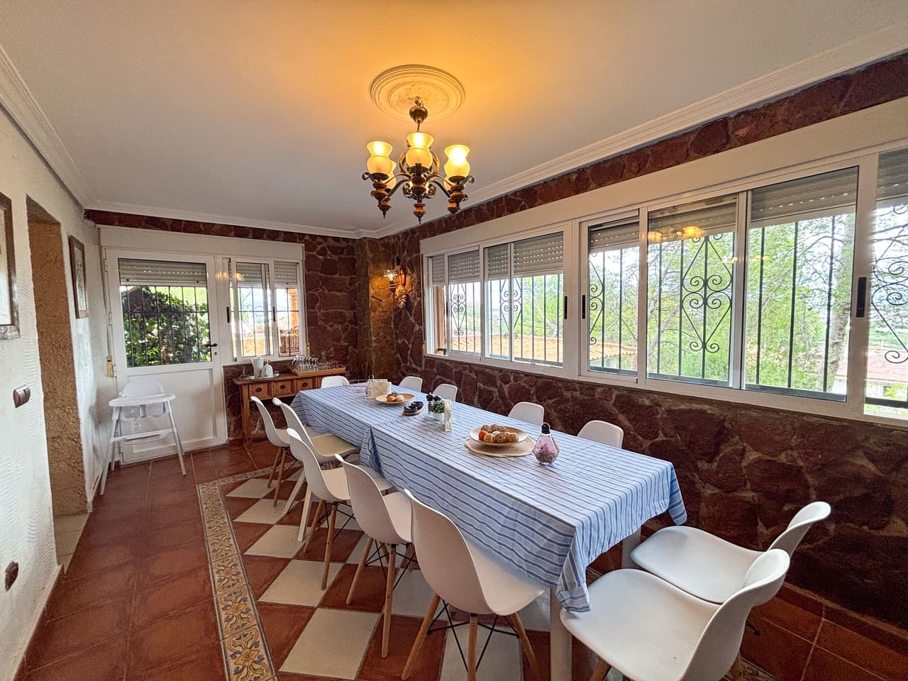 6 sypialnia Willa na sprzedaż w Jacarilla z basenem garażem - 495 000 € (Ref: 10160507)