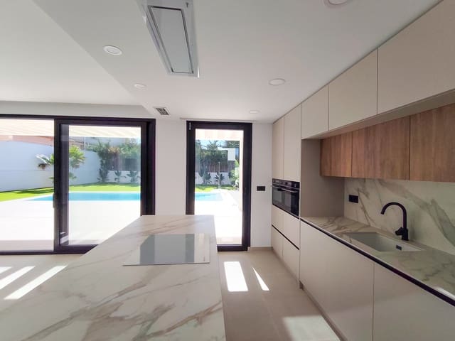 4 slaapkamer Villa te koop in Los Balcones met zwembad garage - € 850.000 (Ref: 10175895)