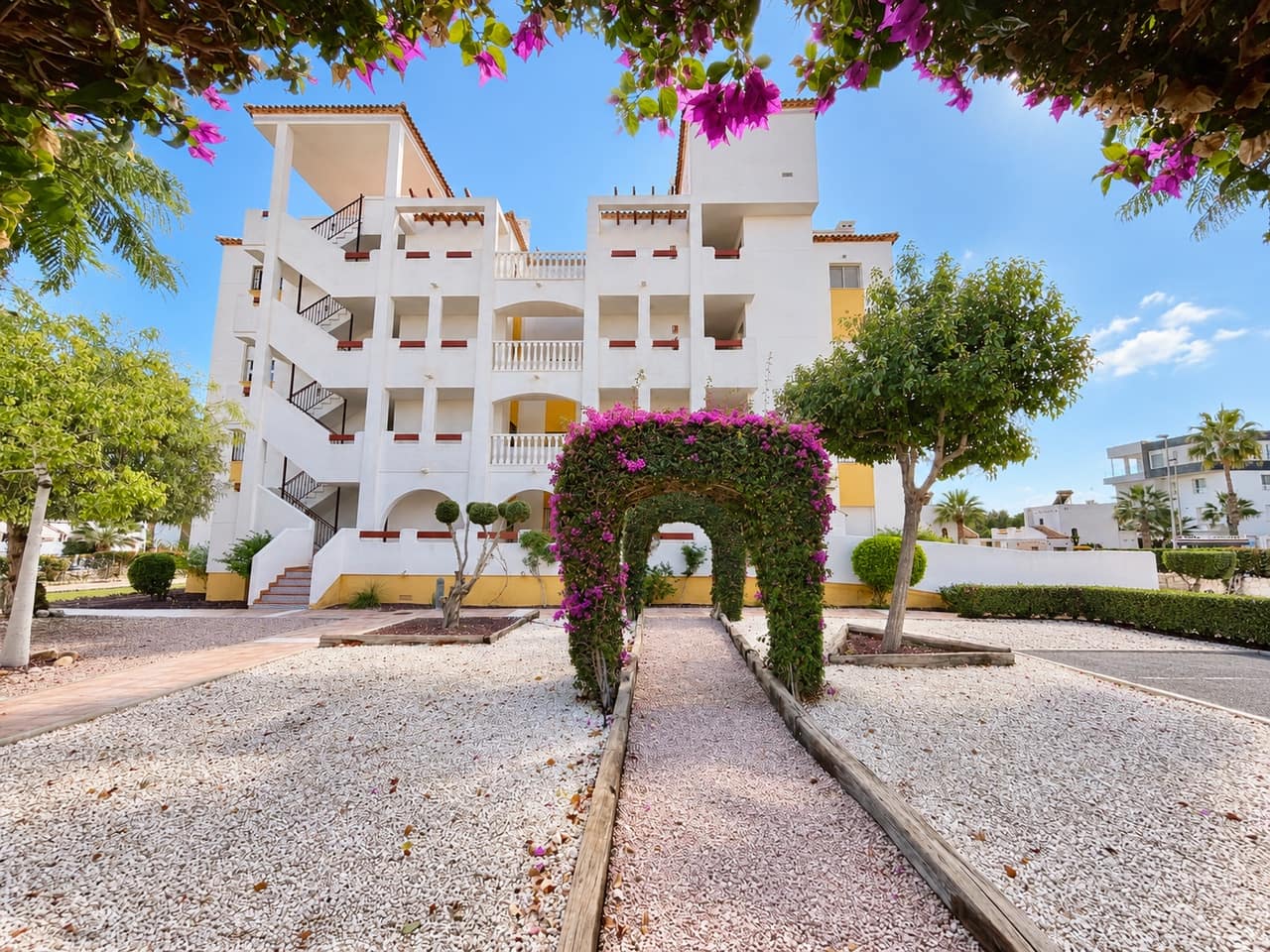 2 Zimmer Apartment zu verkaufen in Villamartin mit Pool Garage - 189.000 € (Ref: 10185226)