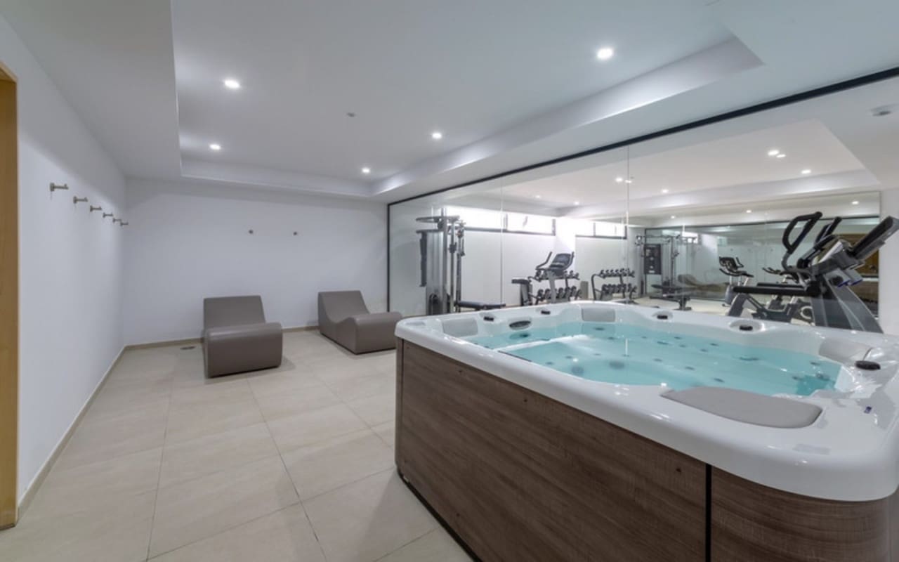 2 bedroom Penthouse for sale in New Golden Mile with pool garage - € 685,000 (Ref: 10186016)