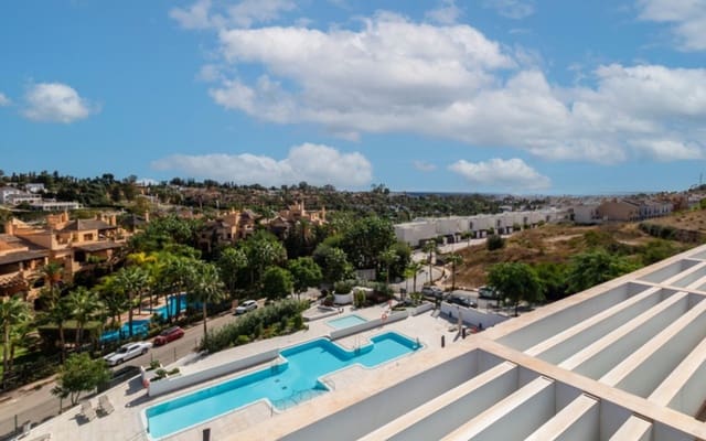 2 bedroom Penthouse for sale in Paraiso - Barronal, Estepona with pool garage - € 685,000 (Ref: 10186016)