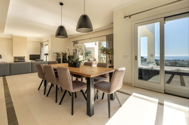 4 sovrum Villa till salu i Casco Antiguo, Marbella med pool garage - 2 249 000 € (Ref: 10186017)