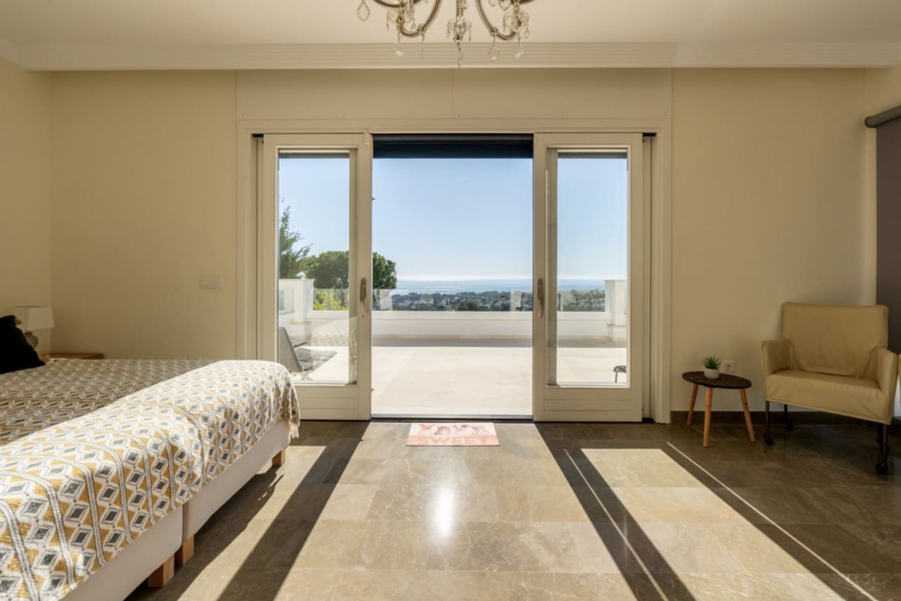 4 sovrum Villa till salu i Marbella med pool garage - 2 249 000 € (Ref: 10186017)