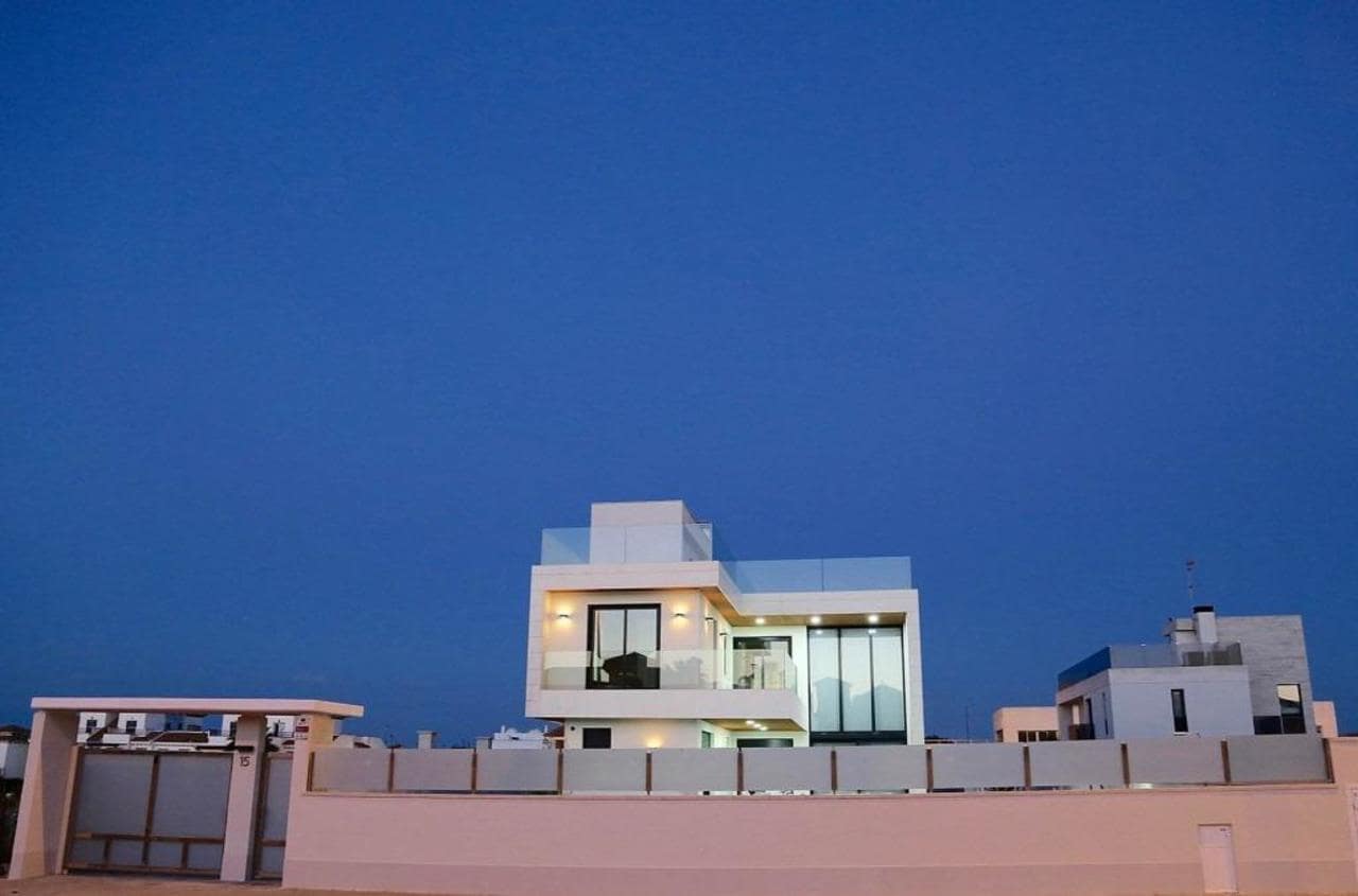 3 slaapkamer Villa te koop in Orihuela Costa met zwembad - € 995.000 (Ref: 10186023)