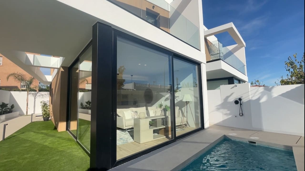 3 sovrum Villa till salu i Pilar de la Horadada med pool garage - 749 000 € (Ref: 10186025)