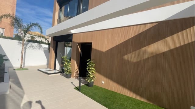 3 Zimmer Villa zu verkaufen in Torre de la Horadada, Pilar de la Horadada mit Pool Garage - 749.000 € (Ref: 10186025)