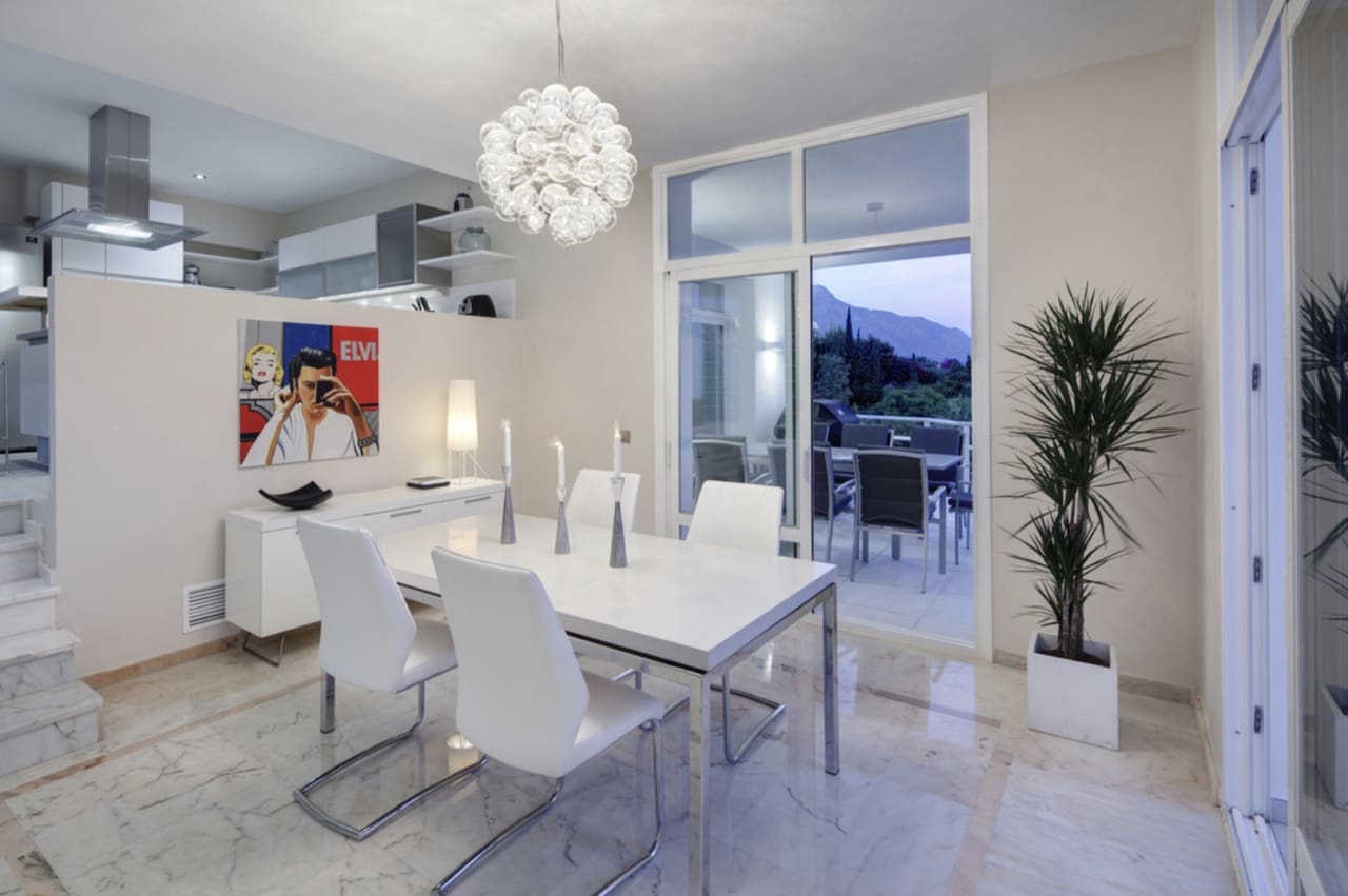 5 soveværelse Villa til salg i Marbella med swimmingpool garage - € 2.200.000 (Ref: 10186026)