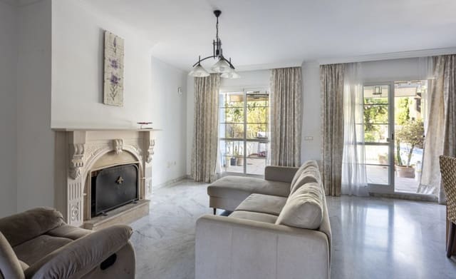 4 sovrum Lägenhet till salu i Casco Antiguo, Marbella med pool garage - 840 000 € (Ref: 10186027)