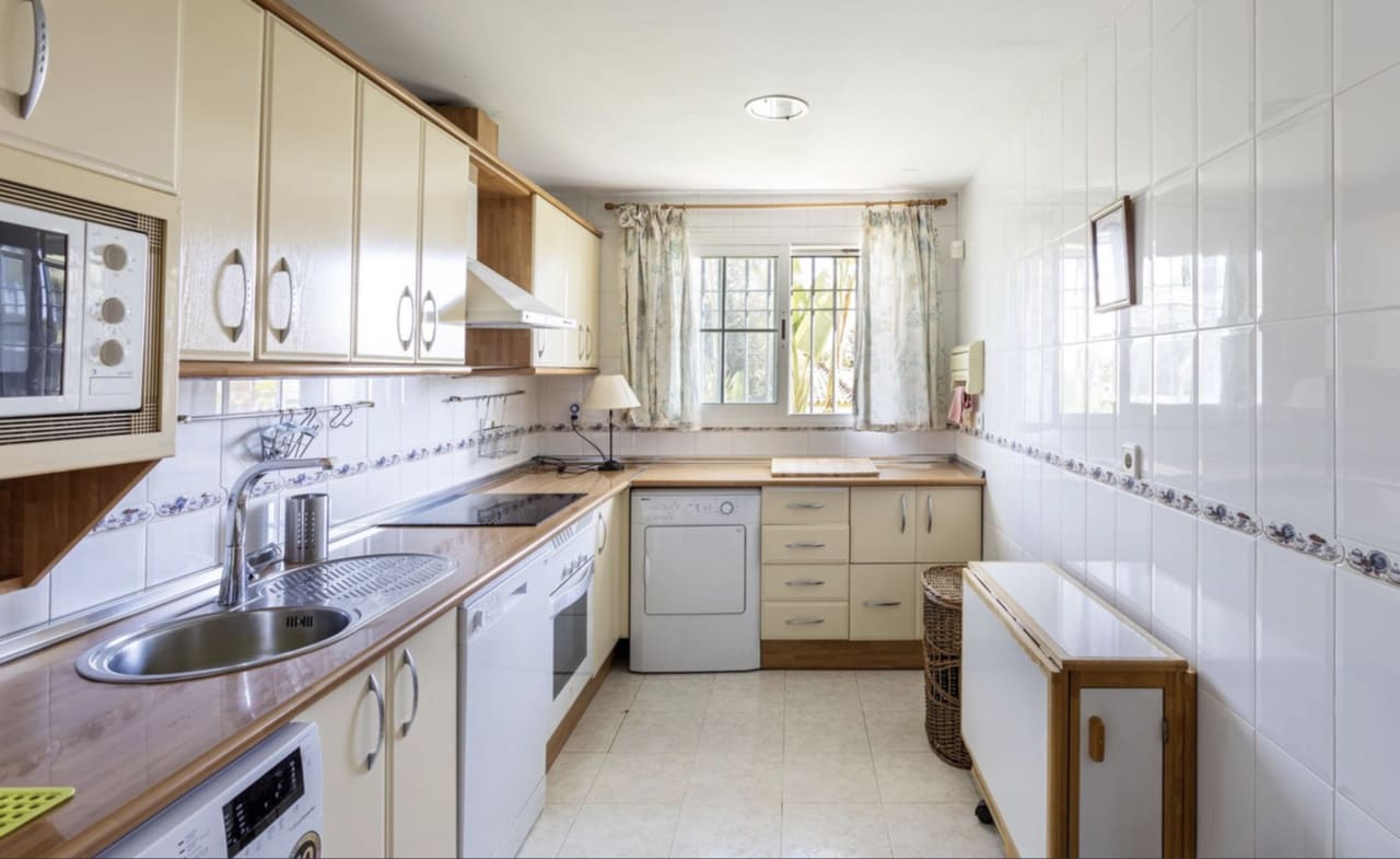 4 sovrum Lägenhet till salu i Marbella med pool garage - 840 000 € (Ref: 10186027)