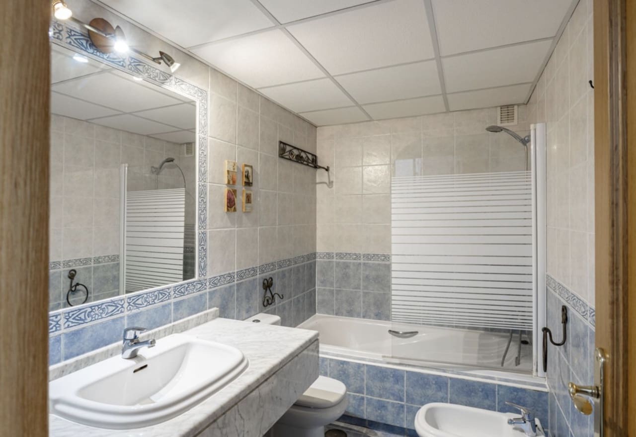 4 sovrum Lägenhet till salu i Marbella med pool garage - 840 000 € (Ref: 10186027)