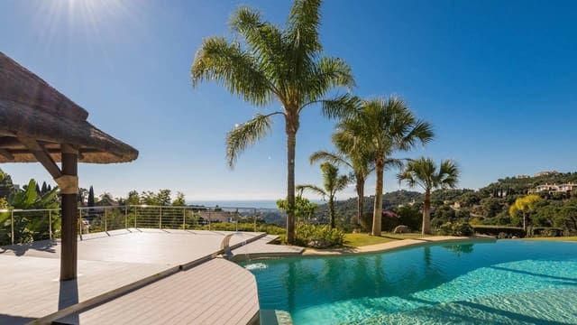 8 sovrum Villa till salu i Casco Antiguo, Marbella med pool garage - 10 900 000 € (Ref: 10186030)