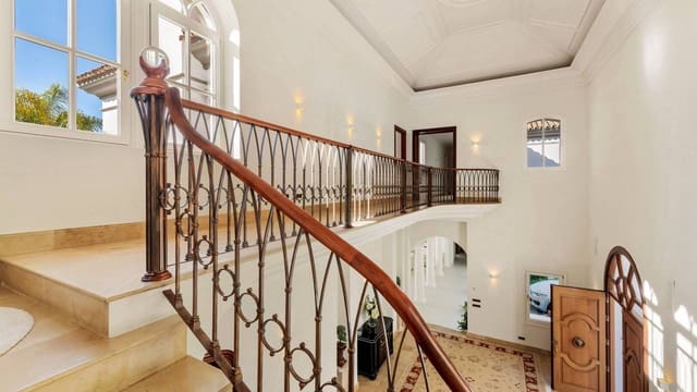 8 sovrum Villa till salu i Casco Antiguo, Marbella med pool garage - 10 900 000 € (Ref: 10186030)