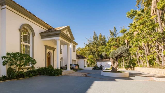 8 sovrum Villa till salu i Casco Antiguo, Marbella med pool garage - 10 900 000 € (Ref: 10186030)