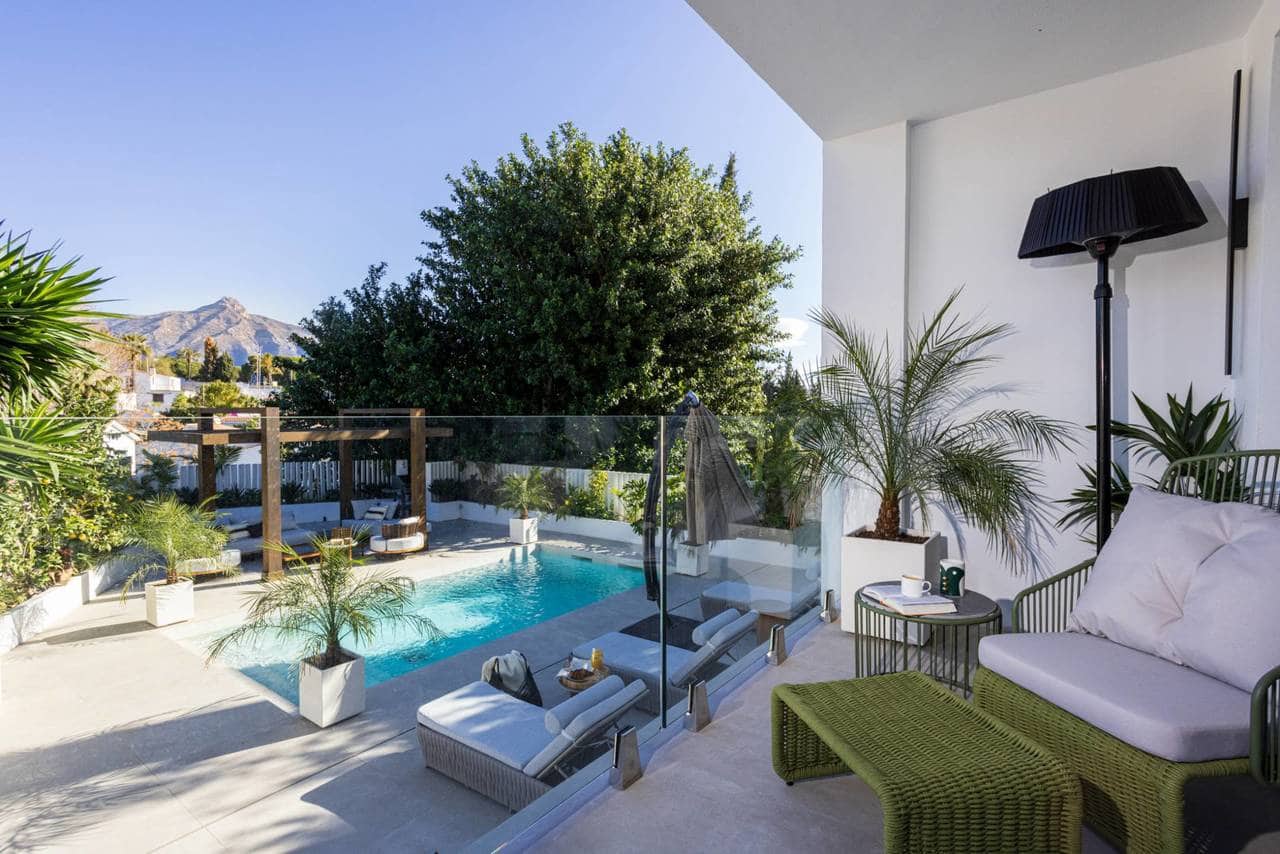 5 soveværelse Villa til salg i Marbella med swimmingpool garage - € 1.950.000 (Ref: 10186031)