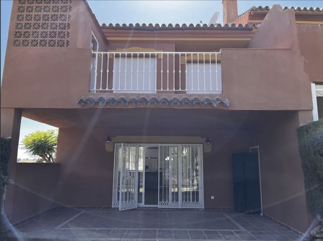 3 sovrum Hus till salu i Casco Antiguo, Marbella med pool garage - 480 000 € (Ref: 10186035)