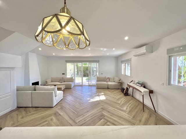 3 sovrum Hus till salu i Casco Antiguo, Marbella med pool garage - 480 000 € (Ref: 10186035)