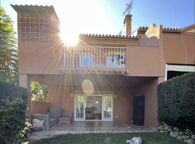 3 sovrum Hus till salu i Casco Antiguo, Marbella med pool garage - 480 000 € (Ref: 10186035)