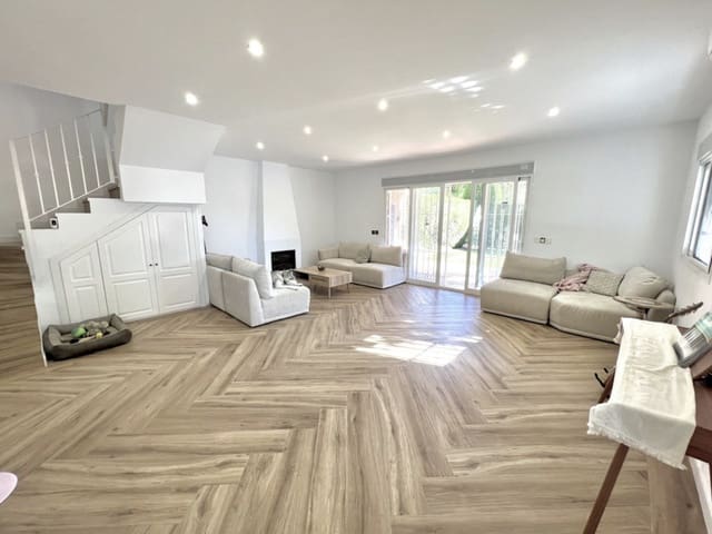 3 sovrum Hus till salu i Casco Antiguo, Marbella med pool garage - 480 000 € (Ref: 10186035)