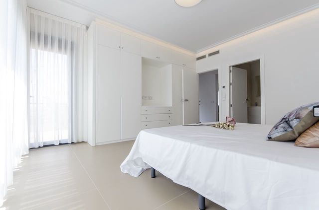 4 soverom Villa til salgs i Dehesa de Campoamor, Orihuela med svømmebasseng - € 669 000 (Ref: 4858792)