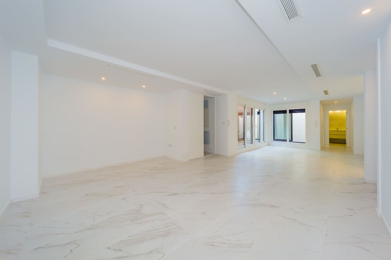 4 soverom Villa til salgs i Torrevieja med svømmebasseng garasje - € 599 000 (Ref: 5018524)