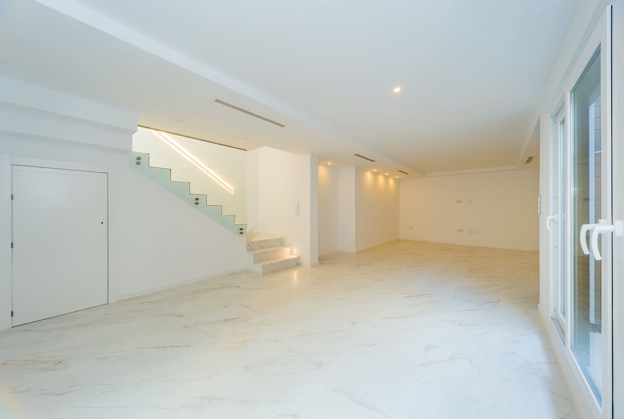 4 soverom Villa til salgs i Torrevieja med svømmebasseng garasje - € 599 000 (Ref: 5018524)