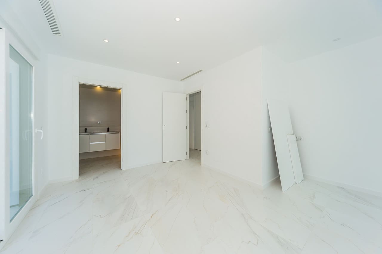 4 soverom Villa til salgs i Torrevieja med svømmebasseng garasje - € 599 000 (Ref: 5018524)