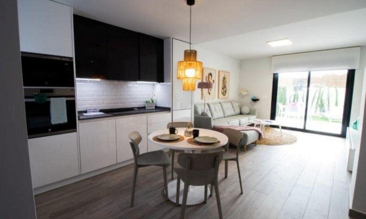 3 Zimmer Villa zu verkaufen in San Miguel de Salinas mit Pool - 209.000 € (Ref: 6606059)