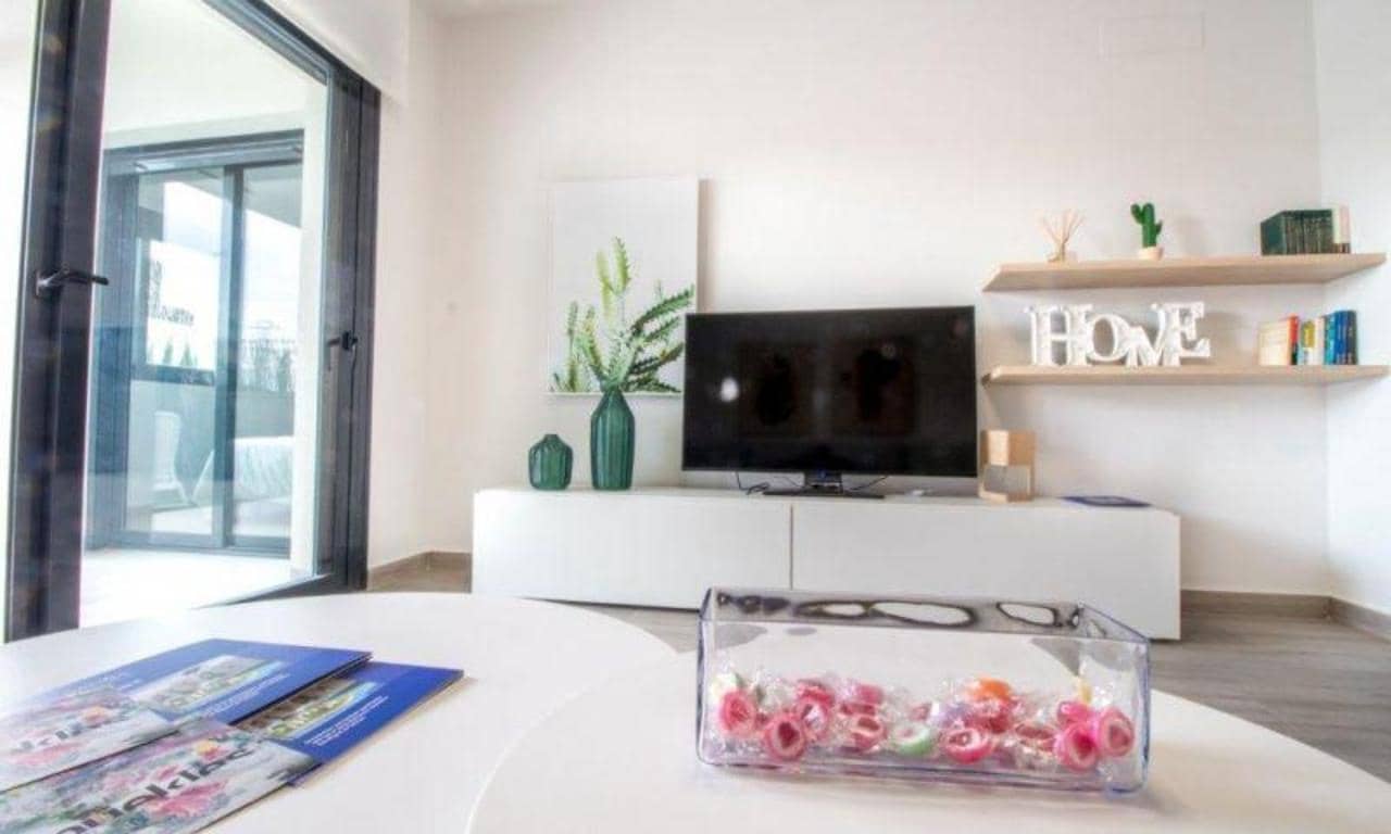 3 Zimmer Villa zu verkaufen in San Miguel de Salinas mit Pool - 209.000 € (Ref: 6606059)