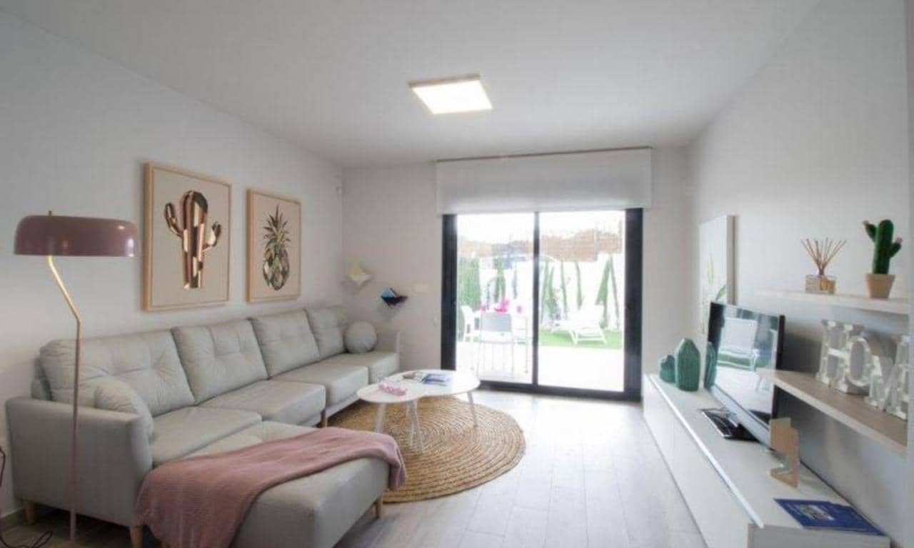 3 Zimmer Villa zu verkaufen in San Miguel de Salinas mit Pool - 209.000 € (Ref: 6606059)