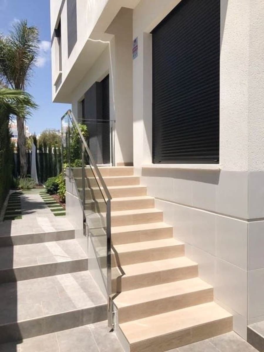 3 bedroom Villa for sale in Ciudad Quesada with pool - € 495,000 (Ref: 6870827)