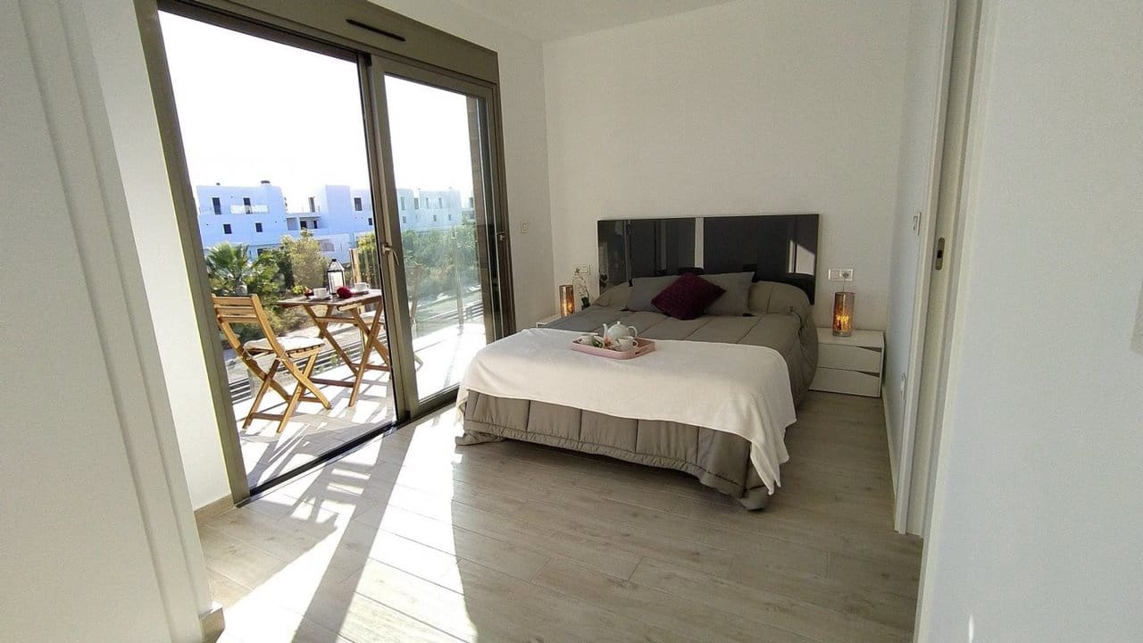 3 sypialnia Willa na sprzedaż w Orihuela Costa z basenem garażem - 499 900 € (Ref: 6965372)
