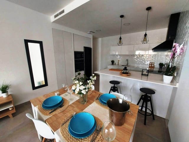 3 makuuhuone Omakotitalo myytävänä paikassa Pilar de la Horadada ciudad, Pilar de la Horadada mukana uima-altaan - 245 000 € (Ref: 6971190)