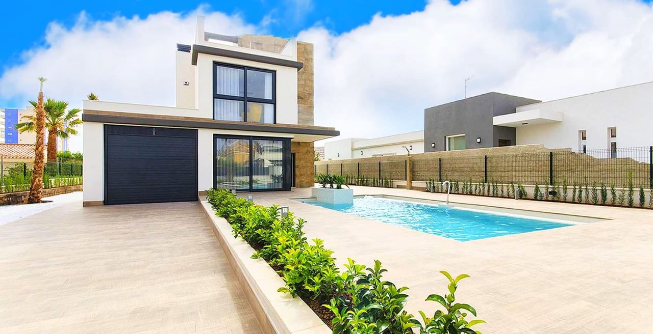 4 soverom Villa til salgs i Dehesa de Campoamor med svømmebasseng - € 975 000 (Ref: 7043257)