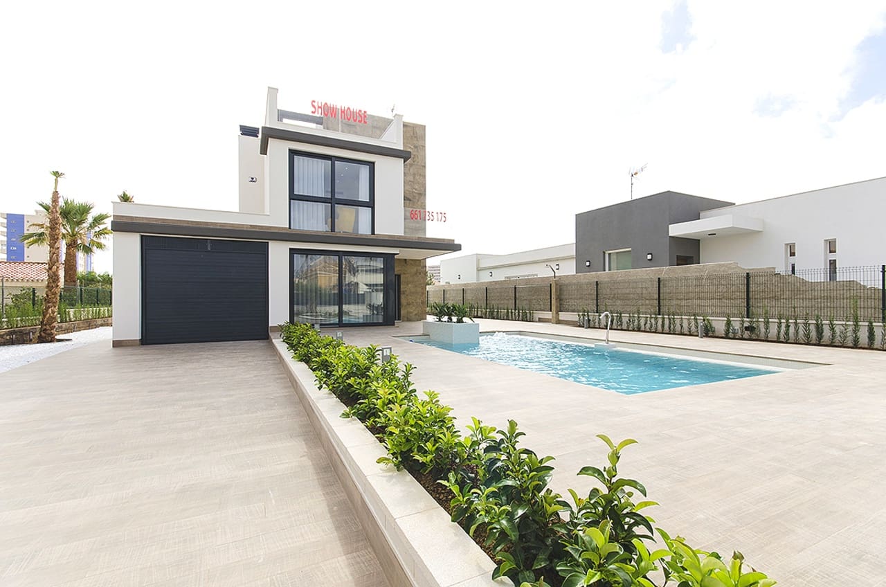 4 soverom Villa til salgs i Dehesa de Campoamor med svømmebasseng - € 975 000 (Ref: 7043257)