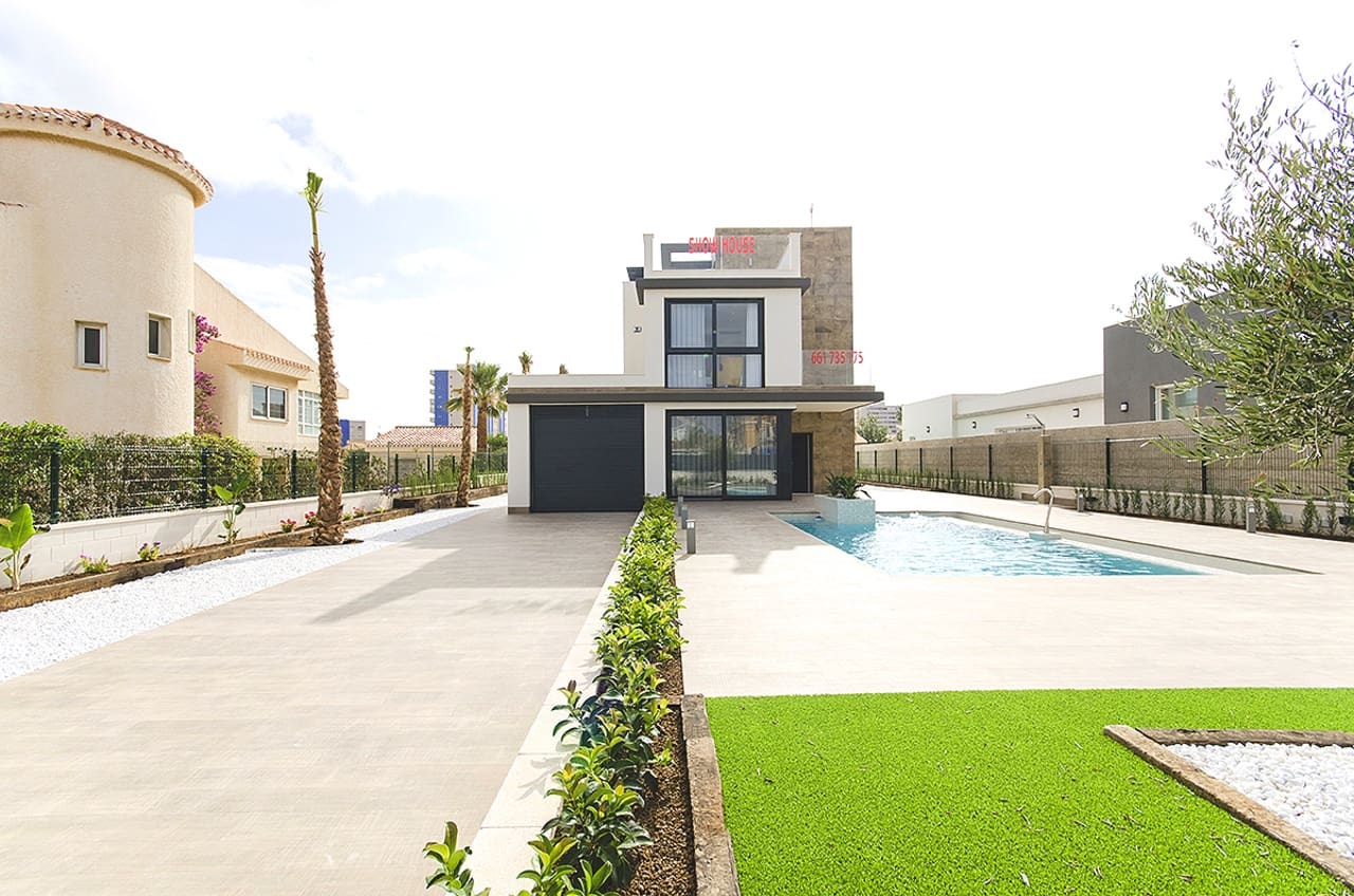 4 soverom Villa til salgs i Dehesa de Campoamor med svømmebasseng - € 975 000 (Ref: 7043257)