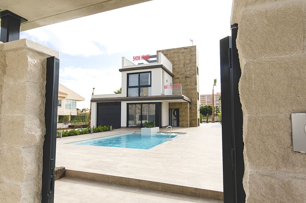 4 soverom Villa til salgs i Dehesa de Campoamor med svømmebasseng - € 975 000 (Ref: 7043257)