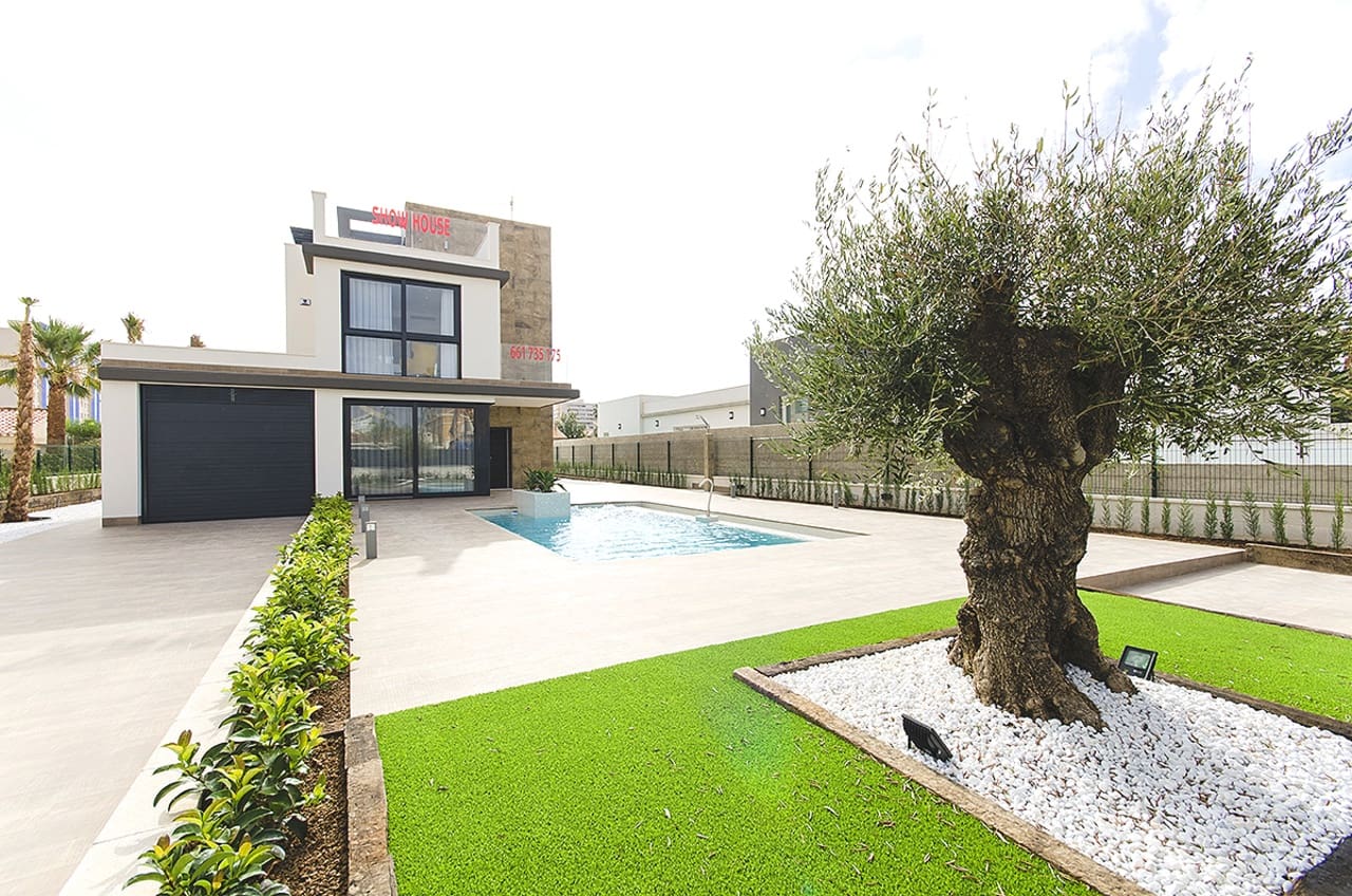 4 soverom Villa til salgs i Dehesa de Campoamor med svømmebasseng - € 975 000 (Ref: 7043257)
