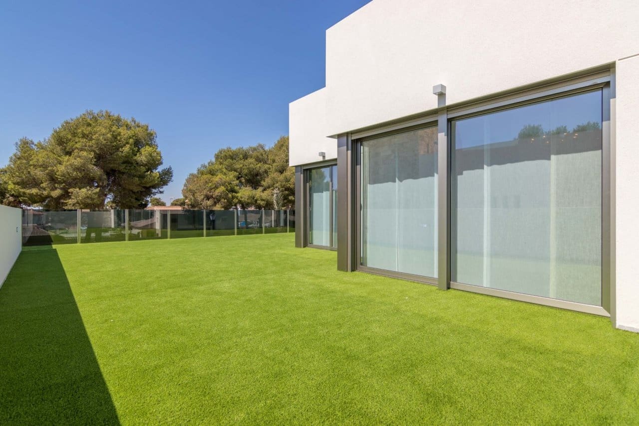 5 bedroom Villa for sale in Cabo Roig with pool - € 1,040,000 (Ref: 7110078)