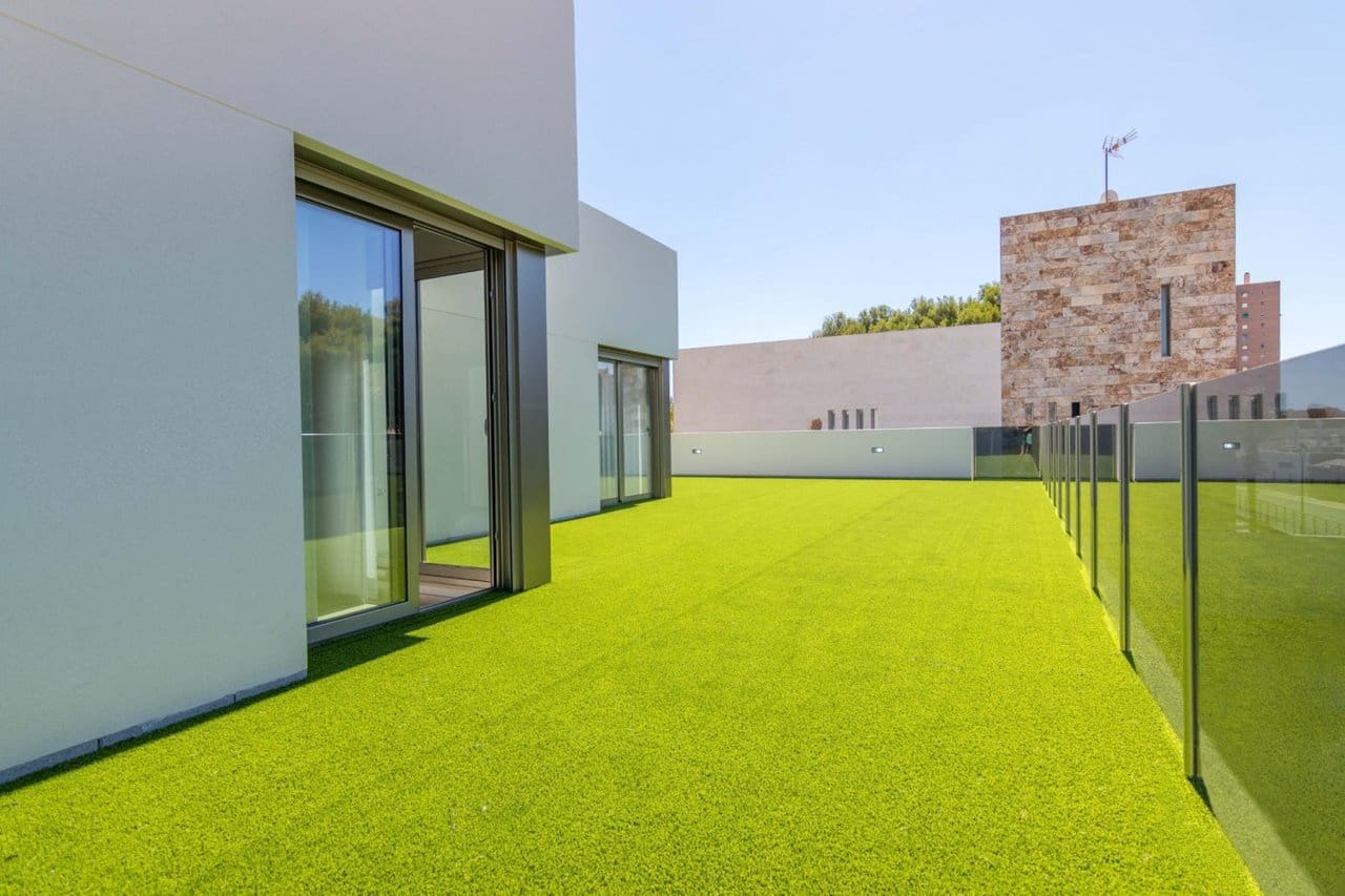 5 bedroom Villa for sale in Cabo Roig with pool - € 1,040,000 (Ref: 7110078)