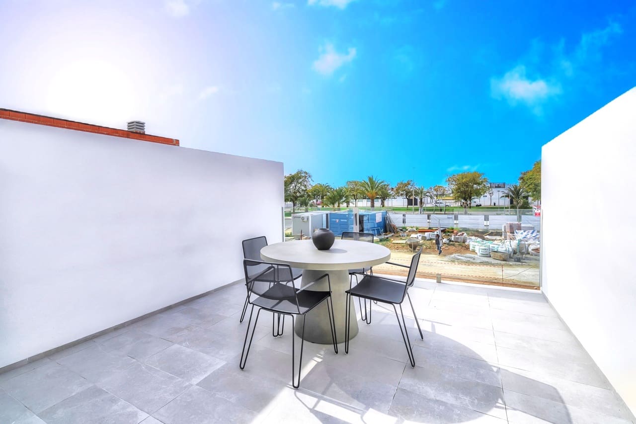 Casa de 3 habitaciones en Pilar de la Horadada en venta con piscina - 247.500 € (Ref: 7358670)