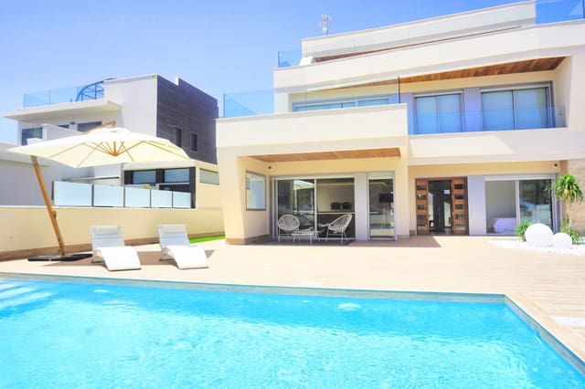 4 soveværelse Villa til salg i Dehesa de Campoamor, Orihuela med swimmingpool - € 1.290.000 (Ref: 7375832)