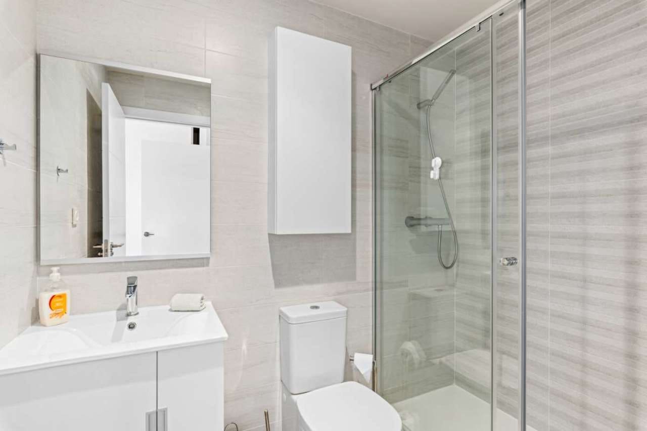 2 Zimmer Apartment zu verkaufen in Mil Palmeras mit Pool - 284.900 € (Ref: 7515331)