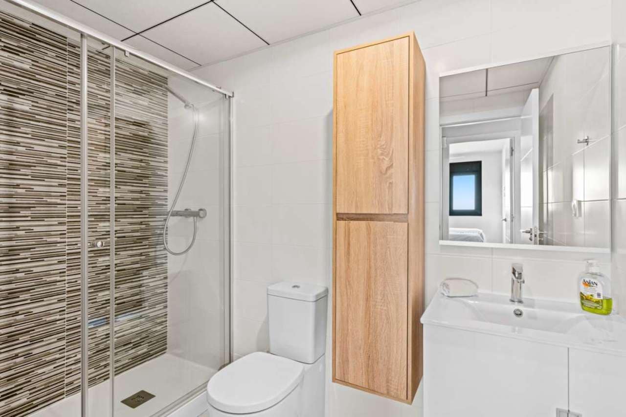 2 Zimmer Apartment zu verkaufen in Mil Palmeras mit Pool - 284.900 € (Ref: 7515331)